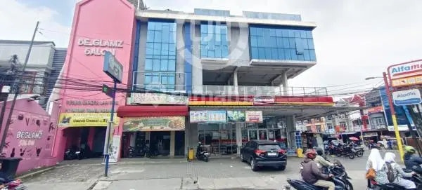 Strategic Roadside Shop in Galaxy Bekasi