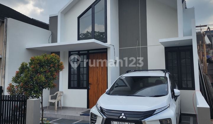 Rumah Cantik Satu Lantai di Antapani