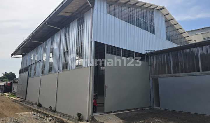 Gudang Di Tengah Kota Mochammad Toha