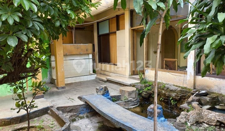 House on Mainroad Suci Suitable for Office