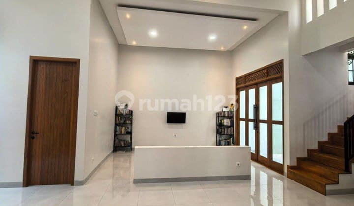 Rumah Baru Letjend S Parman 160/175 Gress Modern Siap Huni Tengah Kota