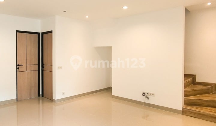Rumah Baru,dalam cluster di Graha Raya