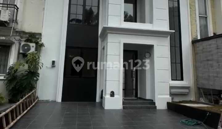 Ready-to-Occupy House, Facing Park in Puri Bintaro, Bintaro Sector 9