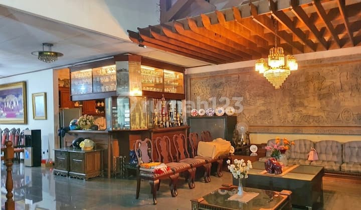 Classic Luxury House in Kebayoran Baru - Elite & Strategic Location