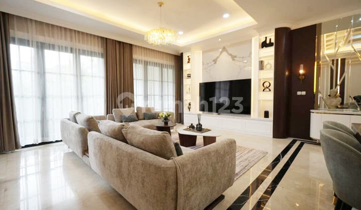 Rumah Hoek dengan Pool di Puri Bintaro Jaya Sektor 9