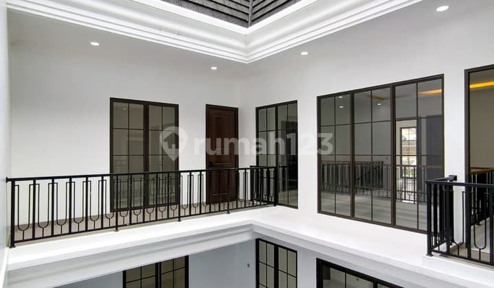 Rumah Baru,Ada Kolam Renang,Dalam Cluster di Bintaro Jaya 9.