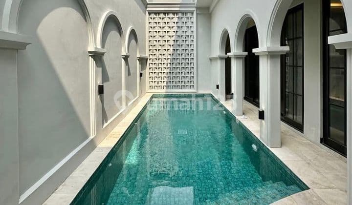 Rumah Baru,Dalam Ruangan Luas,Ada Pool di Bintaro Jaya 3