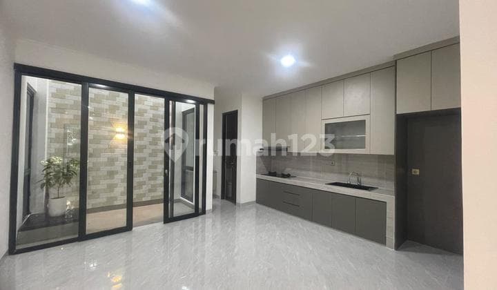 Rumah Selesai Renovasi,Baru di Garha Raya Tangerang Selatan.