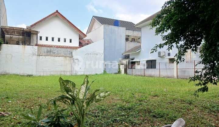 Ready-to-build plot, wide road in Bintaro Jaya Sector 9