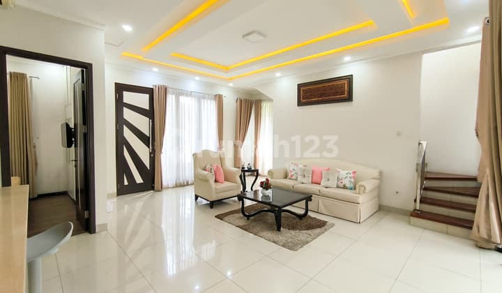 Rumah Bagus Posisi Hoek di Bintaro Jaya Sektor 9