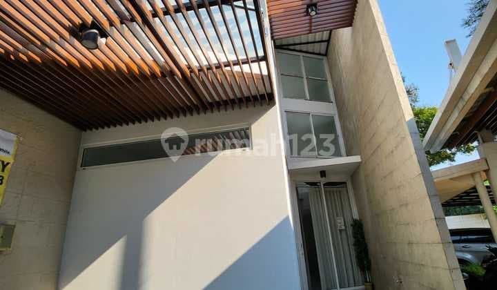 Jual Rumah Discovery Divine, Sektor 9 Bagus Strategis