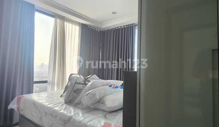 Jual Rugi Rp. 2,6M, Dibawah Harga Developer, Apartemen Mewah Baru Full Furnished, Siap Huni