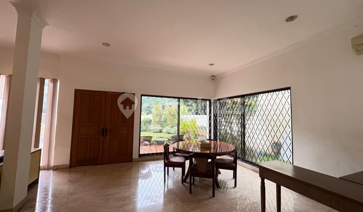 Serius Dijual, Rumah Classic Mewah di Boulevard Taman Kedoya Baru, 2Lantai, Siap Huni, Lokasi Strategis, Dekat Tol Dalkot