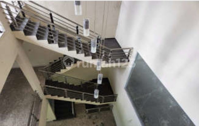 Rumah Mewah Perlu Renovasi Lanjutan