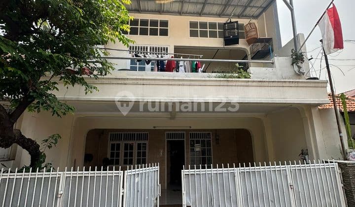 Rumah 2 Lantai Dekat Perkantoran Di Tebet, Jakarta Selatan