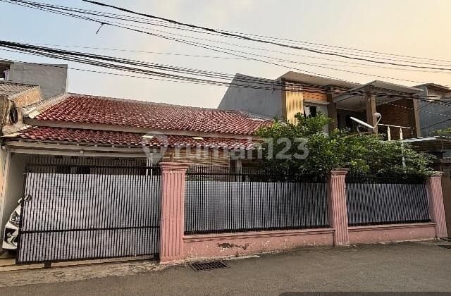 For Sale Strategic House Attractive Price In East Jurangmangu