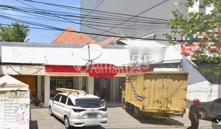 Kusuma Bangsa Bangunan Komersial Hadap Jalan Raya