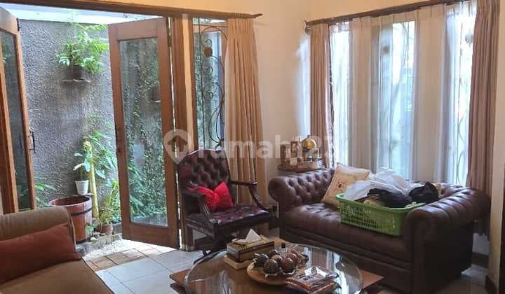 Nice House in Pejaten Area