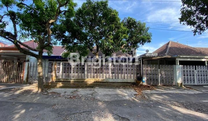 rumah strategis dipusat kota selangkah dijalan kawi kota malang