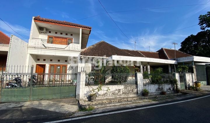 rumah murah di jalan buah buah kota malang. Lokasi bagus, aman, asri