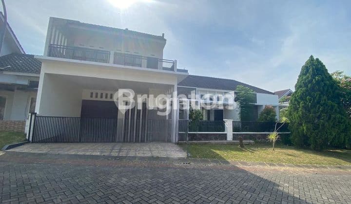 rumah hook di vila puncak tidar kota malang