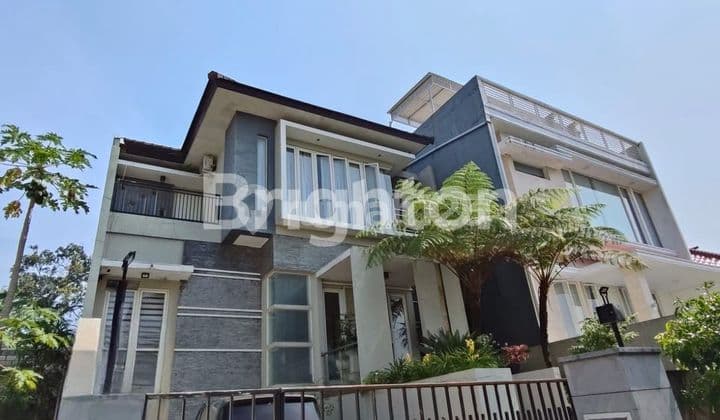 rumah cantik model vila di vila puncak tidar kota malang
