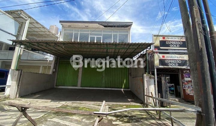 Rumah di jalan besar Ki Ageng Gribig kota malang