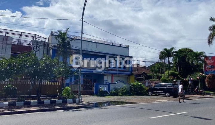 rumah usaha di klojen kota malang
