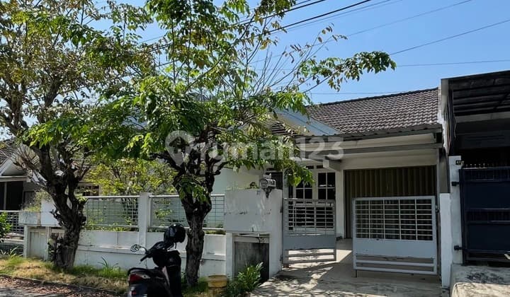 Rumah Strategis di Puri Anjasmoro Semarang Barat
