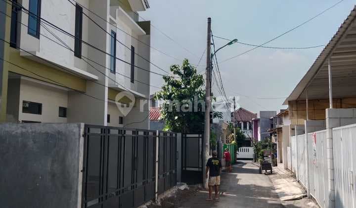 Last Unit! Ready-to-Occupy House in Cilangkap with a Strategic Location