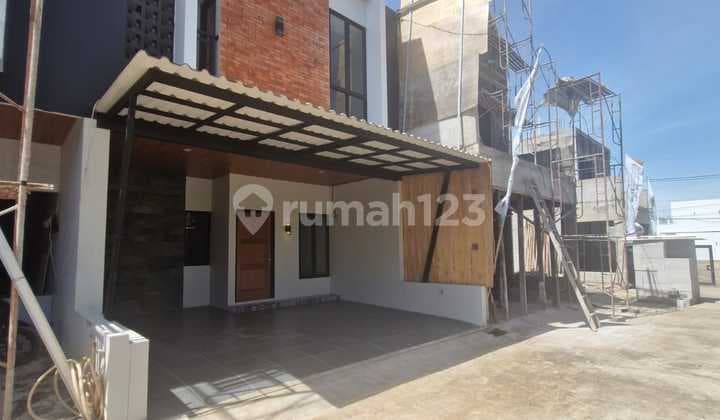 Rumah 2 Lantai Cibubur Ciracas Jakarta Timur LT 71 LB 130 SHM IMB