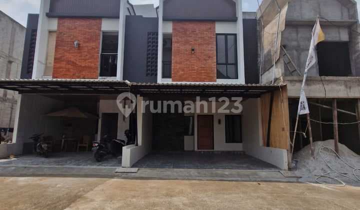 Rumah 5 Kamar Cibubur Ciracas Jakarta Timur Type 65/118 SHM IMB