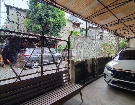 Rumah Dijual di Kebon Kacang Dekat area Komersil Jakarta Pusat