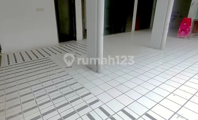 For Sale Strategic Commercial Space in Naripan