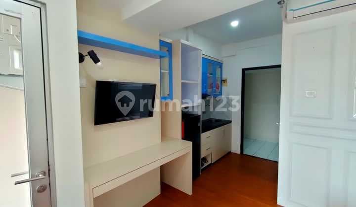 Furnished New 2 Bedroom Apartment in a Strategic Central City Location at Grand Asia Afrika.