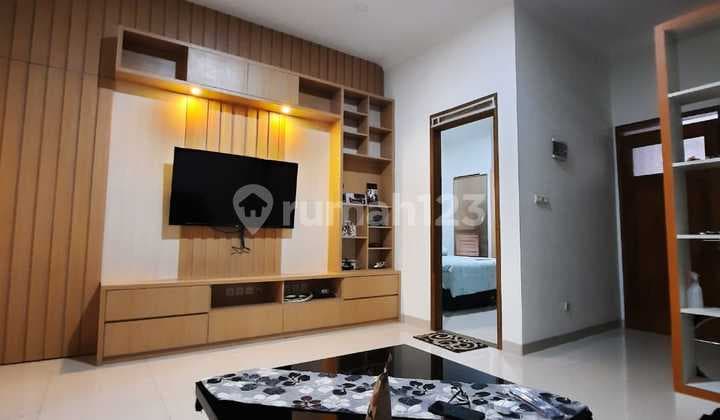 Sewa Rumah Cantik & Furnished di Batununggal
