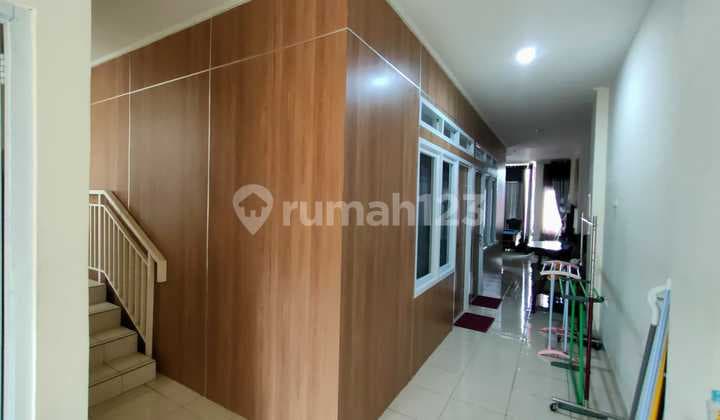 For Sale: Strategic Shop House in Bustling Student Fighter Wing Area