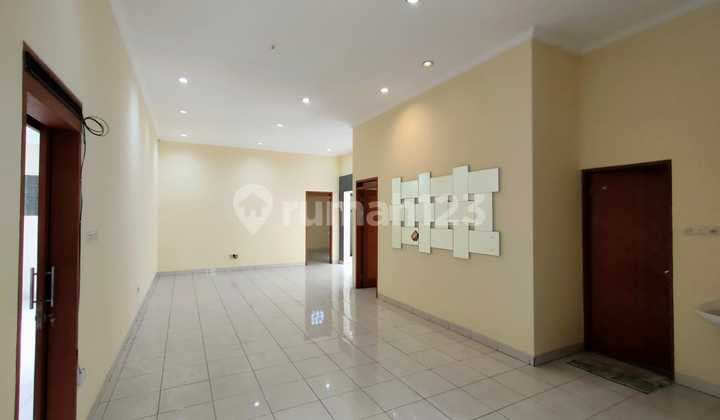 Guaranteed to Love This Nice Ready-to-Occupy House in Batununggal