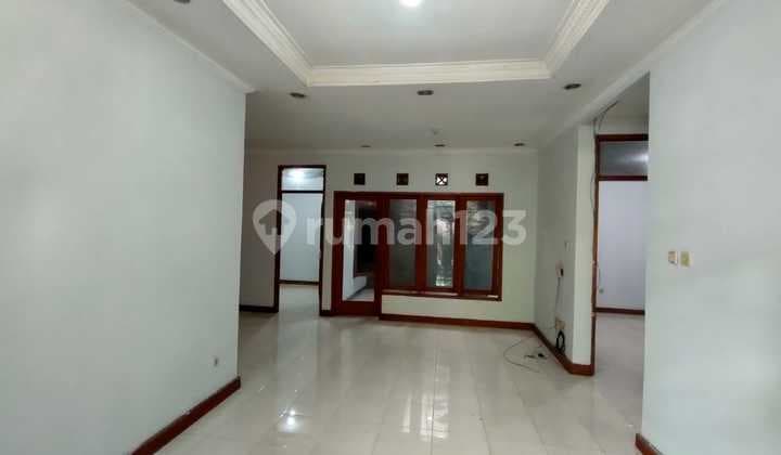 Comfortable Environment in Batununggal Indah