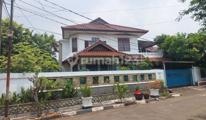 Bulog Rumah Luas kokoh Super strategis dijual di Jatiwarna Bekasi