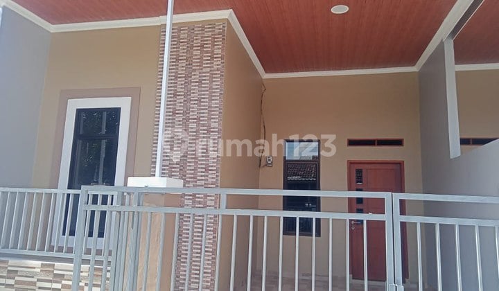 Rumah Baru Strategis Dijual di Harapan Indah Bekasi bisa KPR