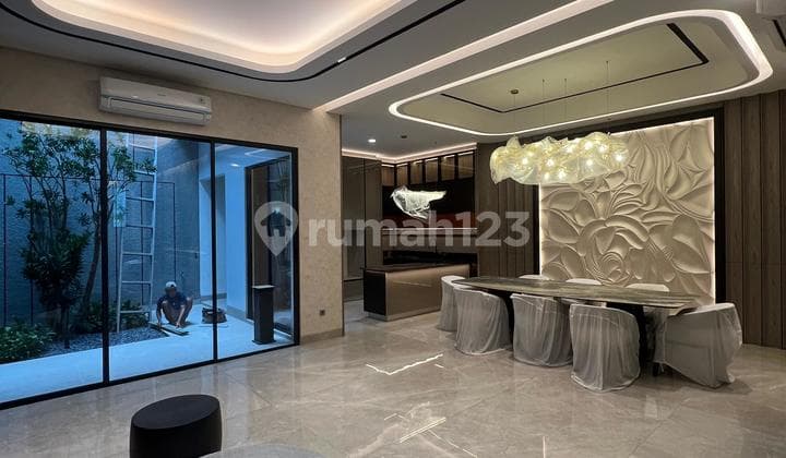 Rumah Pik Crown, Bangunan Kontraktor Furnished Interior