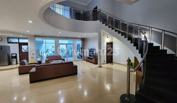 Pinisi Pik House, Semi-furnished, Neat, Ready to Occupy.
