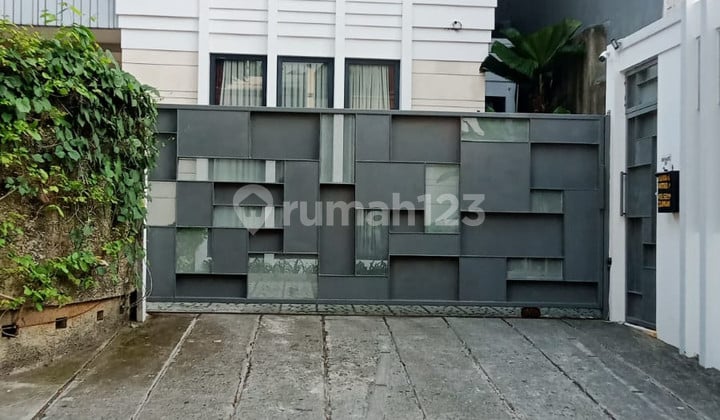 Best Deal. Rumah Mewah Lebak Bulus Harga Dibawah Njop