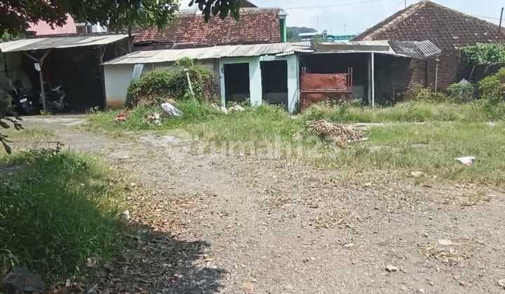 Rumah Kos Aktif dengan Lahan Luas Ngaliyan