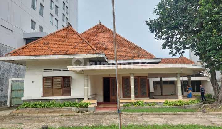 Rumah Strategis Selangkah ke Simpang Lima