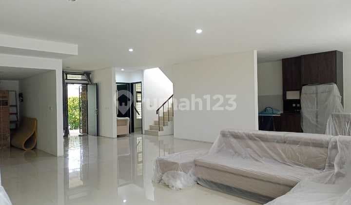 Disewakan Rumah di Vassa Lake Bagus Dan Nyaman di Lippo Cikarang