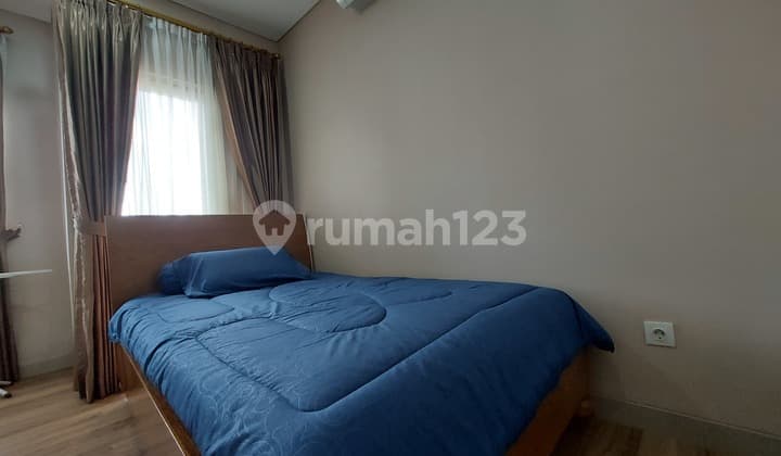 Trivium Terrace Apartment 3Br Converted to 2Br, Nice and Comfortable, Lake View.