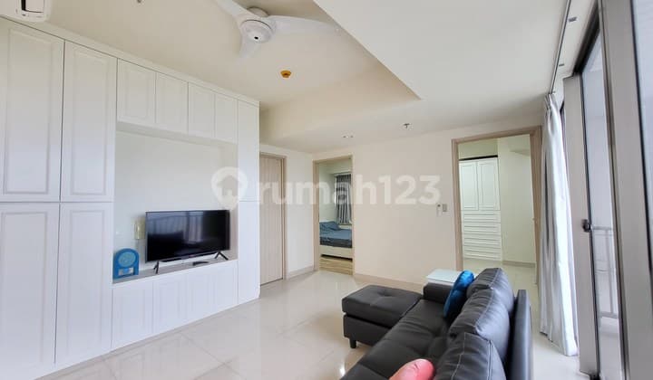 Orange County Tower Newport 2Br 66Sqm Apartment Nice and Comfortable