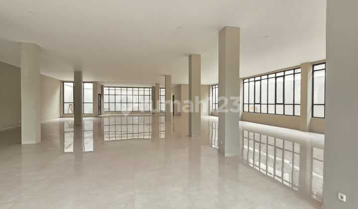 Jual Gedung Mainroad Dago Bandung Sangat Megah dan Strategis Siap Pakai Mewah Terang Masih Baru